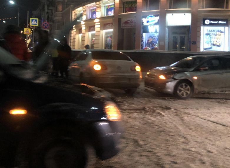 На Первомайском проспекте столкнулись четыре автомобиля