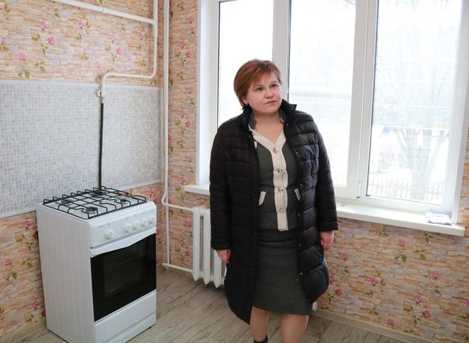Елена Сорокина проверила квартиры для рязанских детей-сирот