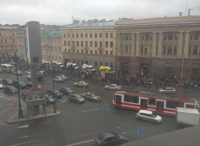 В Санкт-Петербурге полностью закрыли метро