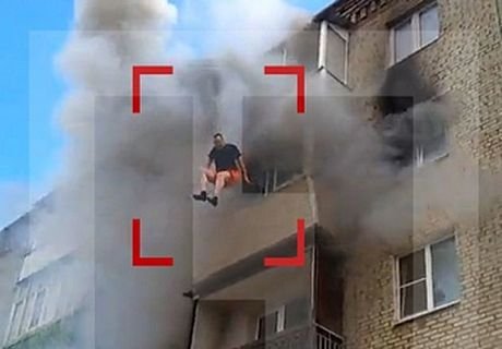 Мужчину, спасшего свою семью из горящей квартиры, наградят