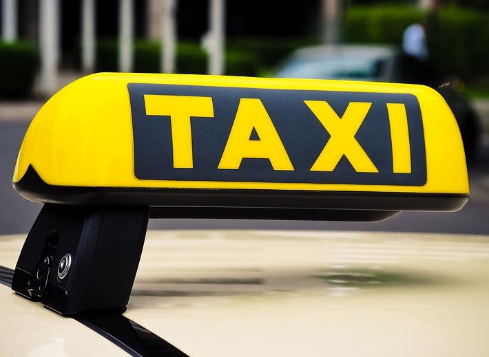 Средний доход таксистов в России увеличился в полтора раза