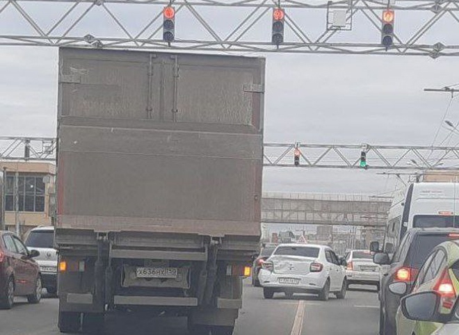 На Московском шоссе второй раз за день образовалась пробка из-за аварии