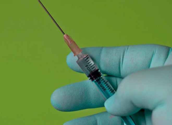 AstraZeneca подаст заявку на регистрацию своей вакцины от COVID-19 в РФ
