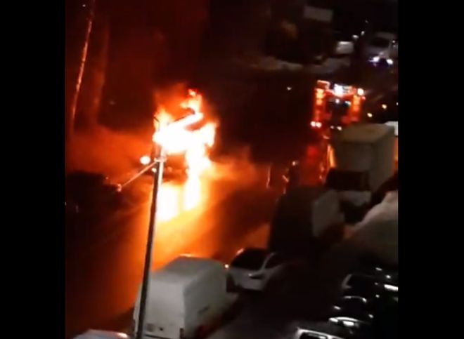 Ночью в Приокском сгорел автомобиль