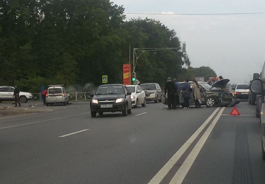 На М5 в Рыбновском районе столкнулись две легковушки