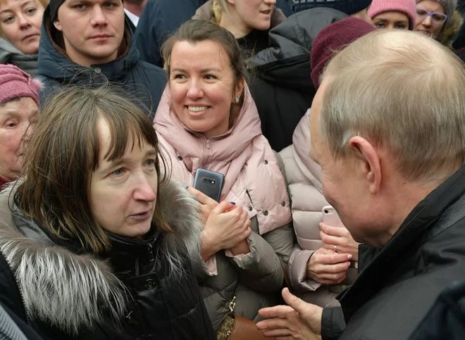 Путин ответил на вопрос пенсионерки о жизни на 10 800 рублей в месяц