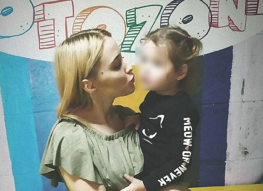 В Белоруссии двухлетняя девочка случайно задушила мать