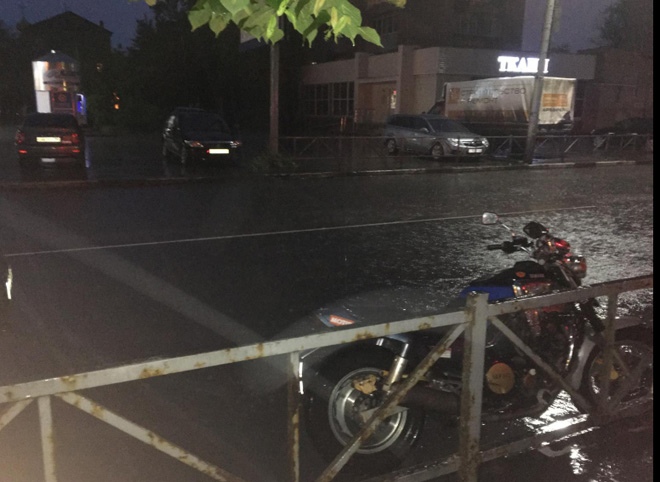 На Грибоедова мотоциклист сбил пешехода