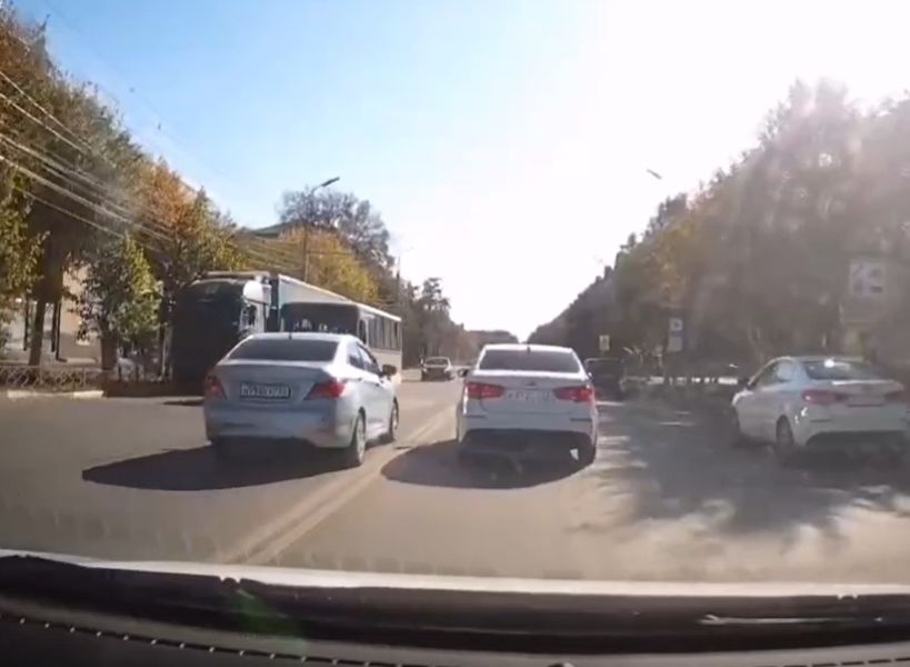 Водителя, проехавшегося по встречке на улице Дзержинского, оштрафовали на пять тысяч