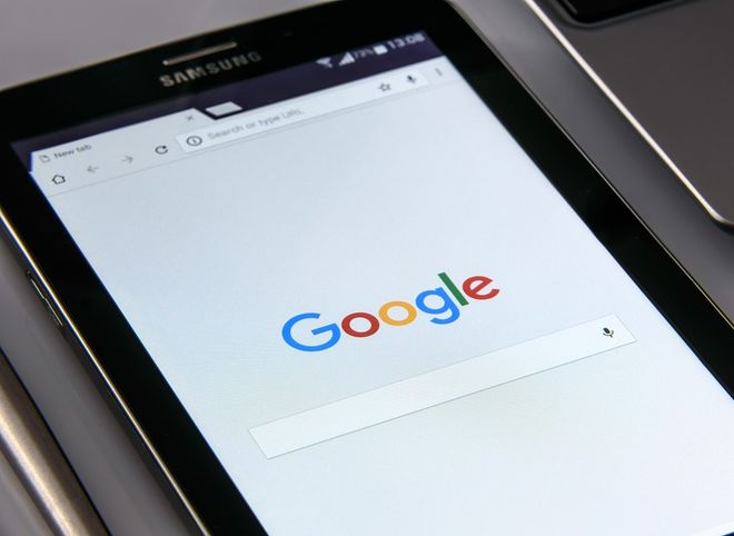 Компания Google призналась в слежке за пользователями