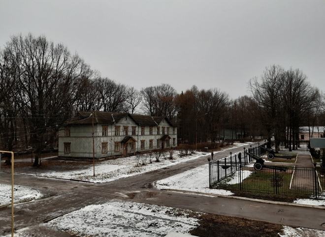 Любимов: людей из военного городка не выкинут на улицу