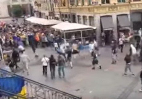 Немецкие фанаты напали на украинских болельщиков (видео)