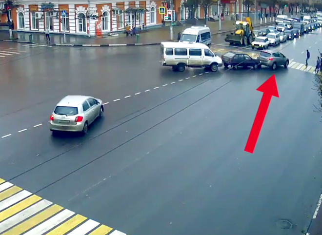 В центре Рязани засняли «аккуратное» ДТП (видео)