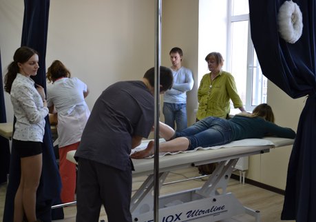 В Рязани открылся массажный салон со слепыми врачами