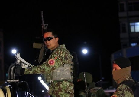 Афганские силовики на месте нападения
