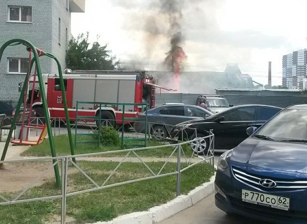 Соцсети: в Рязани подростки устроили пожар