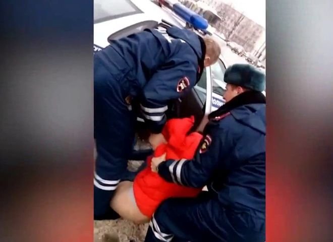 В Новгороде возбудили дело в отношении сотрудников ДПС, сломавших протез инвалиду