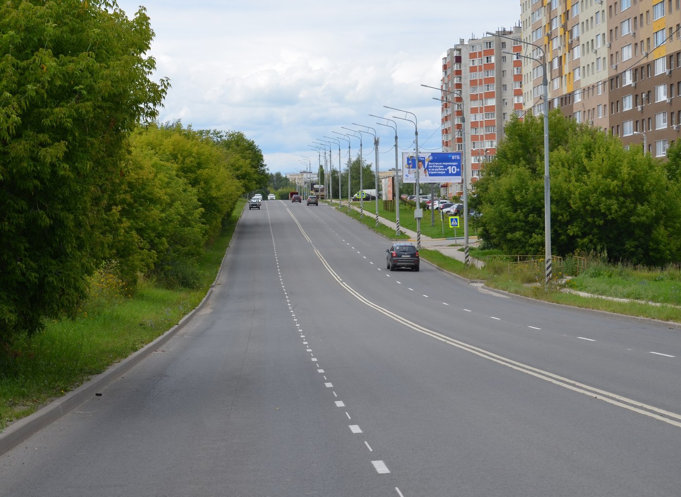 После аварии на улице Зубковой двух мужчин доставили в БСМП с тяжелыми травмами