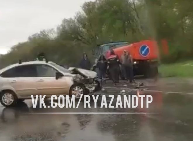 На трассе М5 в Рязанской области легковушка попала в ДТП