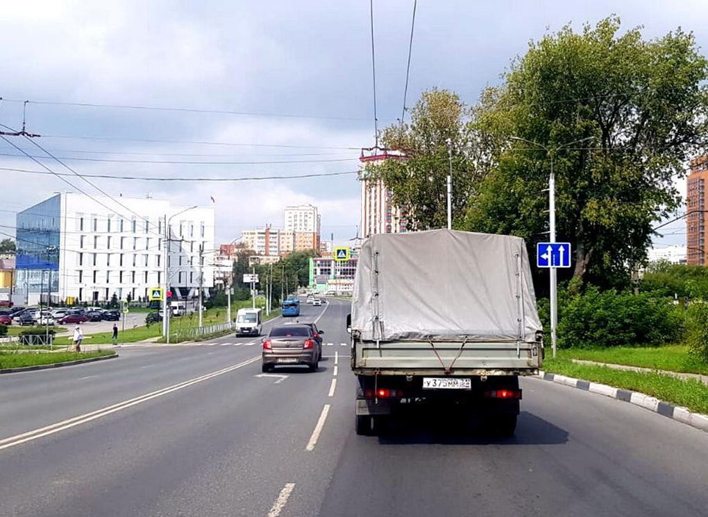 двигаясь по левой полосе водитель намерен перестроиться на правую на каком