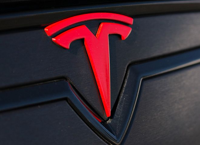 В сентябре 2017 года Tesla представит первый грузовик