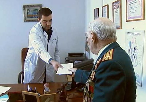 Рязанские врачи обследуют ветеранов ВОВ в Севастополе