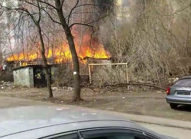 На улице Гагарина вспыхнул частный дом
