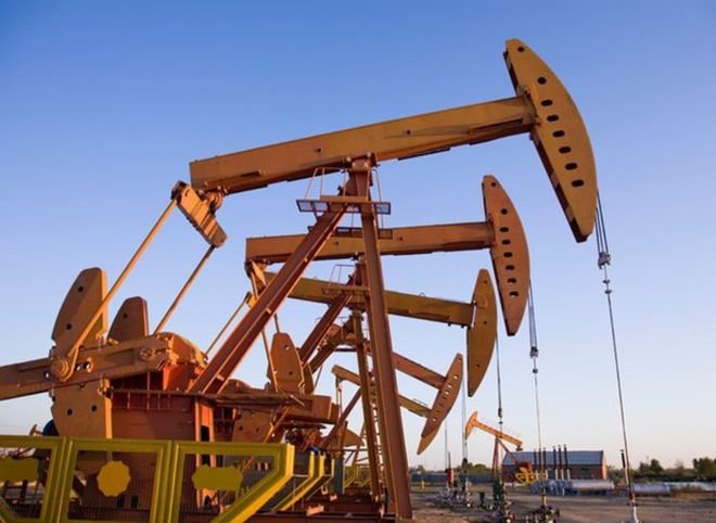 СМИ: Россия ускоренными темпами снижает добычу нефти