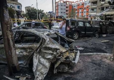 В Каире в результате мощного взрыва пострадали 27 человек