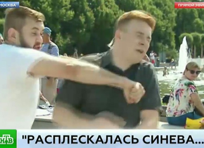 Пьяный десантник напал на корреспондента НТВ в прямом эфире (видео)