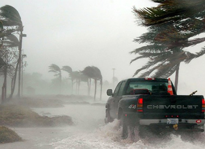 В центре урагана «Харви» зафиксировали порывы ветра до 215 км/ч (видео)