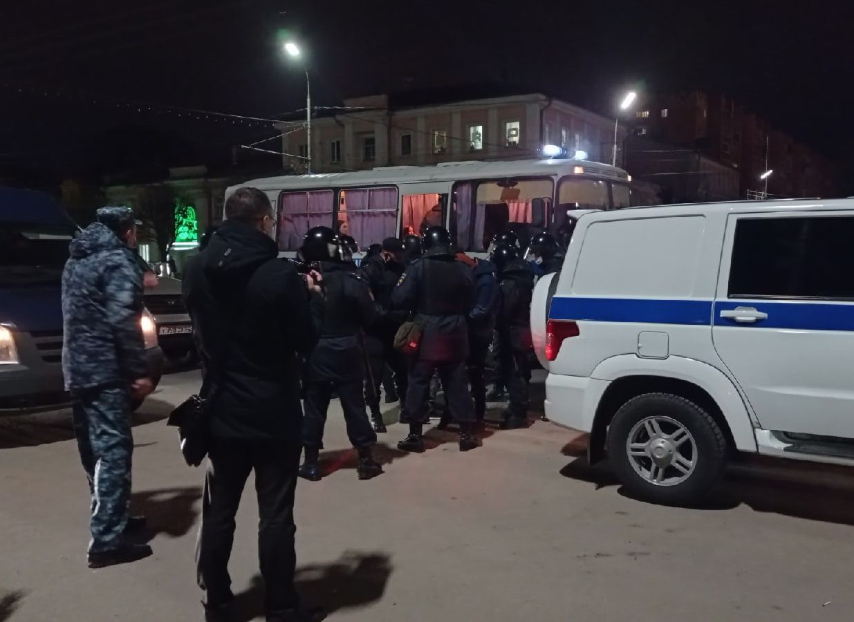 Рязанская полиция провела жесткие задержания на улице Павлова
