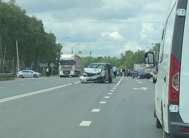 На Куйбышевском шоссе произошло массовое ДТП