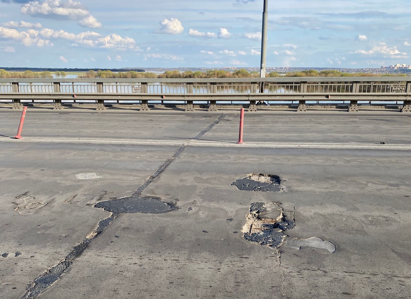 Рязанские водители в очередной раз пожаловались на плачевное состояние Солотчинского моста