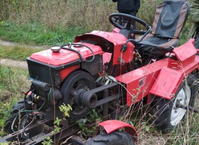 В Сапожковском районе опрокинулся мини-трактор, водитель погиб