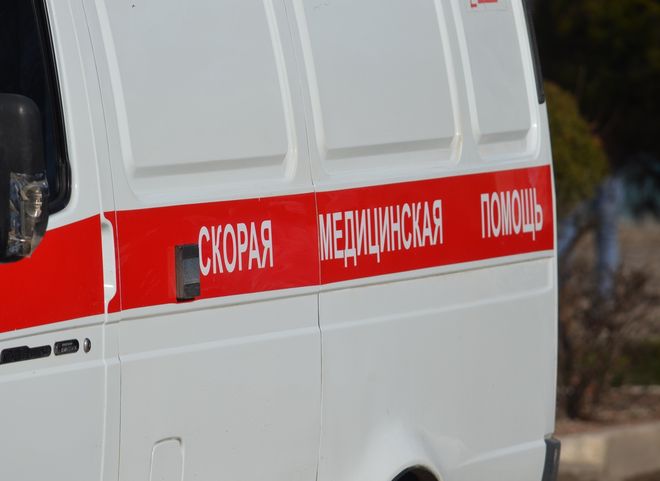 Мужчину, пострадавшего при пожаре на Островского, доставили в ОКБ