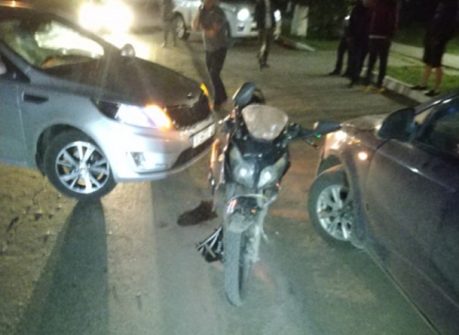 В ДТП с мотоциклом в Рыбном пострадали два подростка