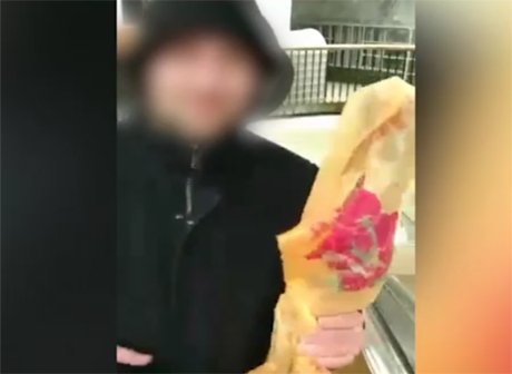 Москвич снял на видео, как пронес часть РПГ в метро