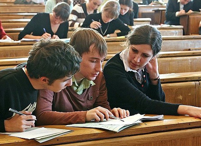 В Костроме студентам пообещали стипендии до 20 тысяч рублей
