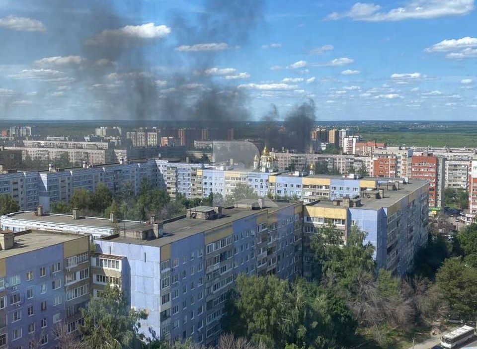 На улице Новоселов загорелись два автомобиля