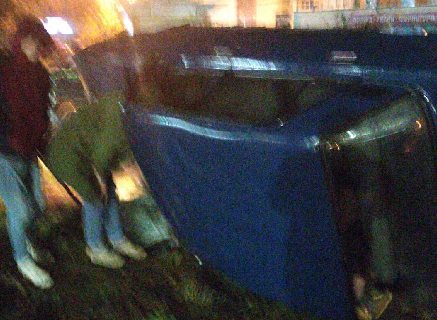 Водитель опрокинувшейся на улице Новоселов «семерки» был пьян