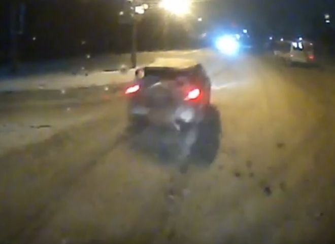 На улице Щорса рязанец врезался в автомобиль и скрылся с места аварии (видео)