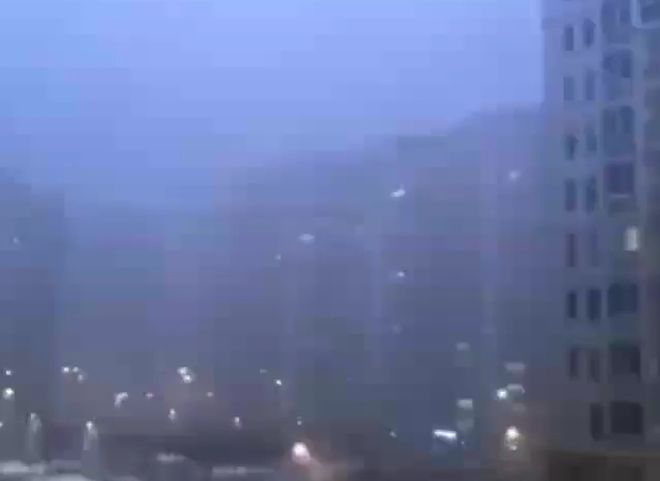Ночью Москву накрыла снежная гроза (видео)