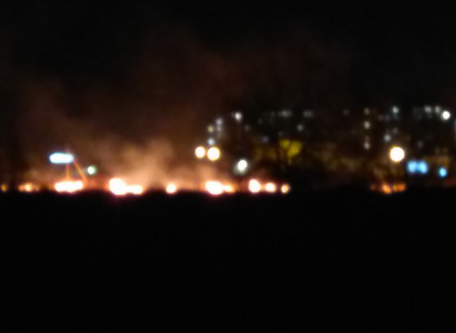 Ночью в Недостоеве произошел пожар (видео)