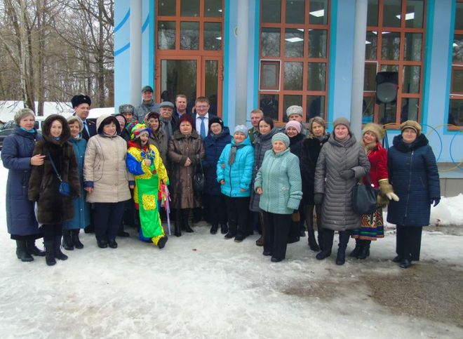 В Рязани вдов и матерей погибших полицейских поздравили с 8 марта