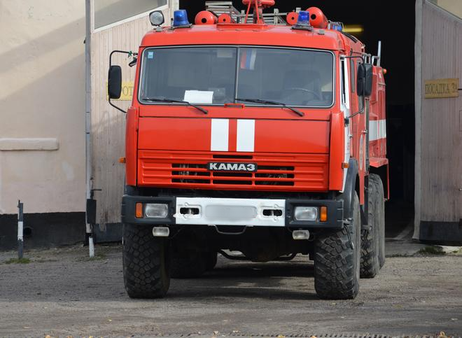 В Рязанской области при опрокидывании пожарной машины погиб спасатель