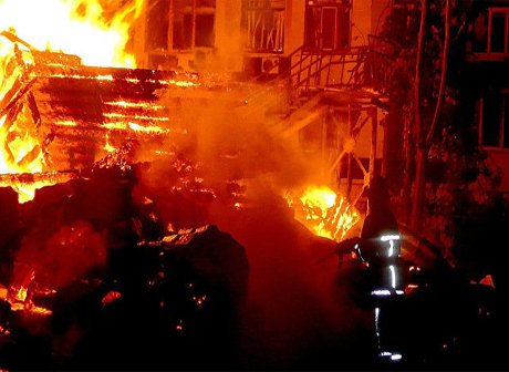 Трое детей сгорели при пожаре в лагере в Одессе (видео)
