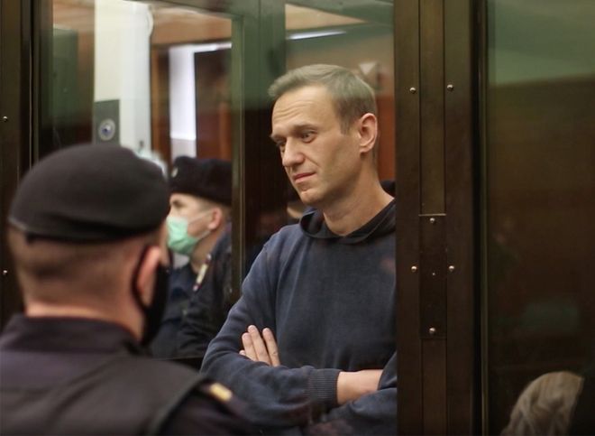 Защита Навального обжалует решение суда о назначении реального срока