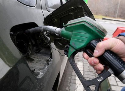 В правительстве исключили рост цен на бензин до 100 рублей