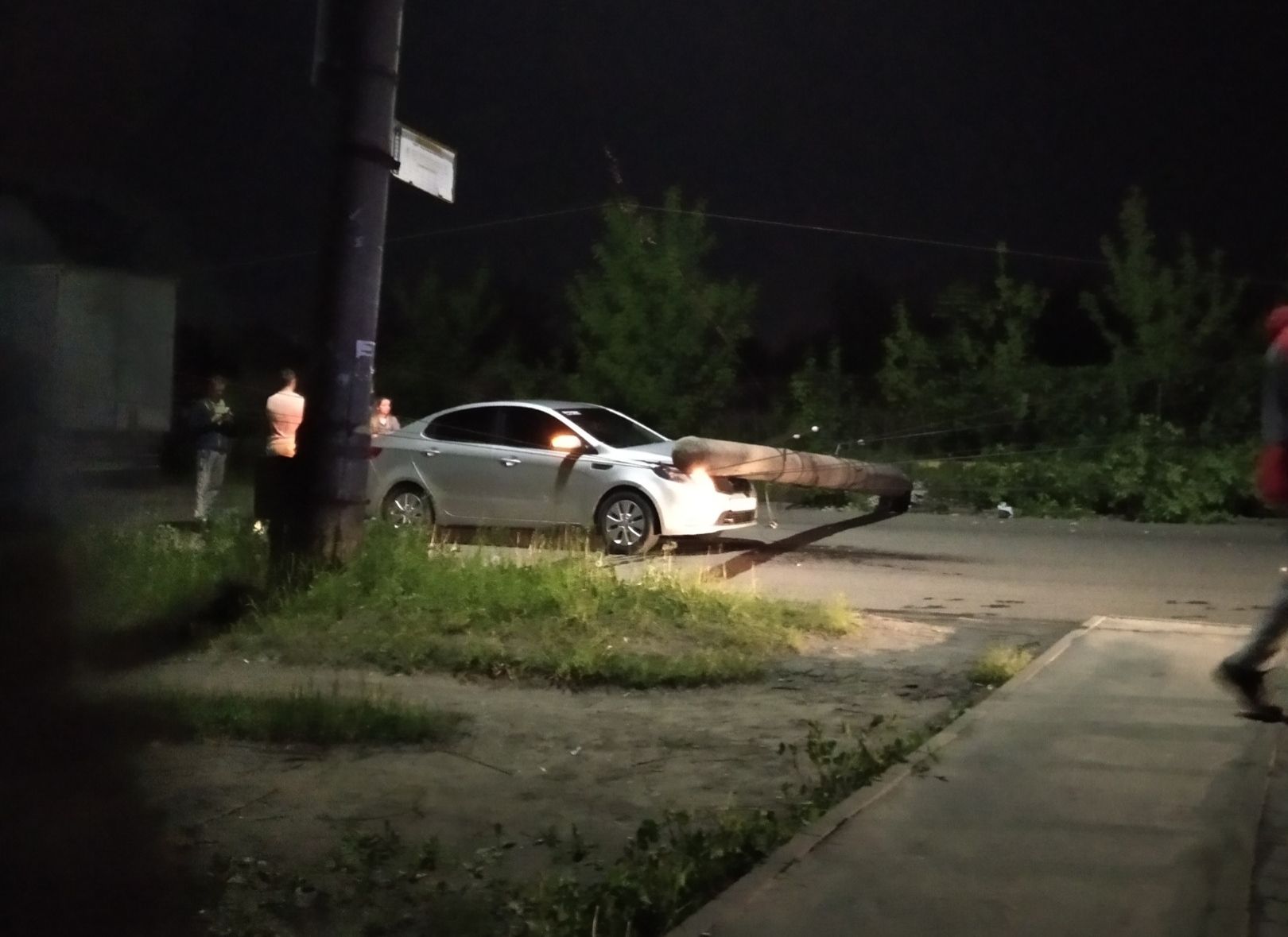 На улице Станкозаводской водитель сбил столб